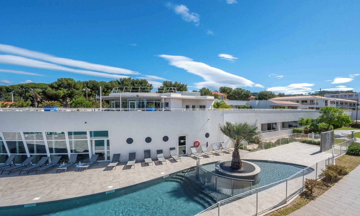 Saint-Mandrier-sur-Mer Condo | À 20m de la plage ! 2 piscines et sauna sur place