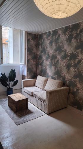 Chateaumeillant Apartment | À louer Charmant T2 en rez-de-chaussée à Châteaumeillant