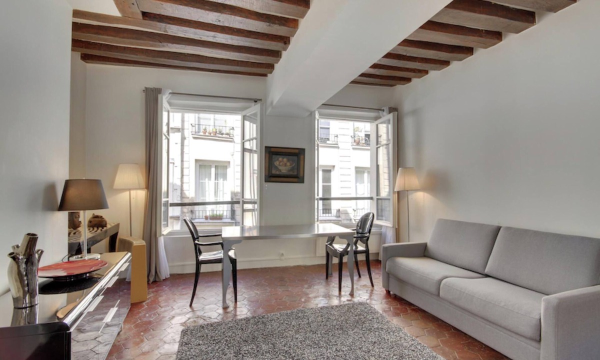 Quartier du Mail Apartment | 1 Bedroom Apartment Close to Latin Quarter