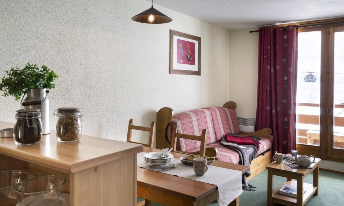 Val-Thorens Apartment | 100m from resort center, balcony, tv, ski locker, 50m², Val Thorens