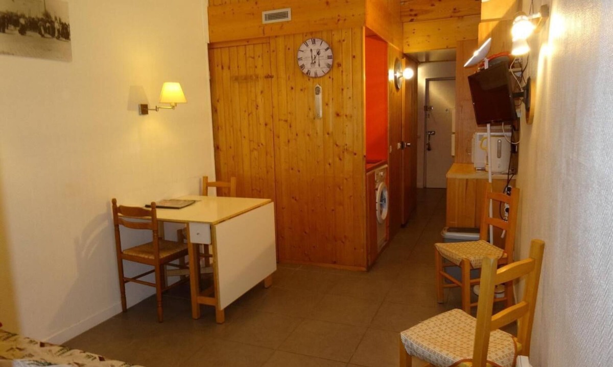 Arc-1800 Apartment | 100m from resort center, 4th floor, view mountain, balcony, tv, 24m², Les Arcs