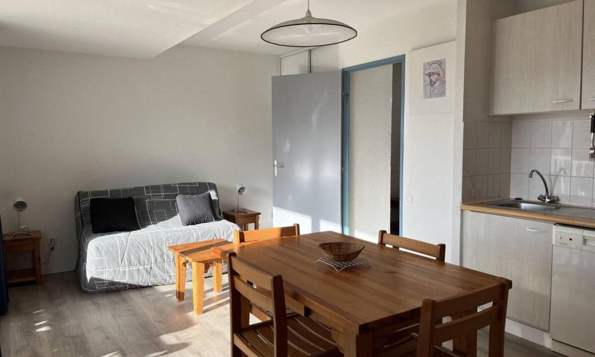 Peyragudes Apartment | 100m from resort center, floor -1, jacuzzi, hammam, terrace, balcony, tv, ski locker, 23m²