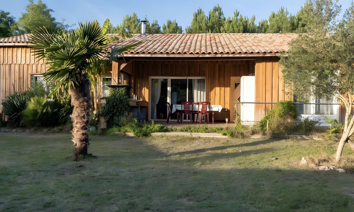 Salles House | 126 m² House with Pool and Garden, 25 Minutes from the Arcachon Bay