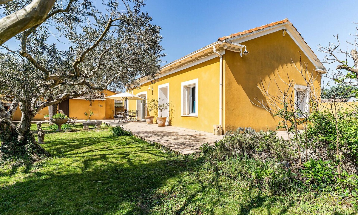 Paluds de Noves House | 2 bedroom gorgeous home in Noves