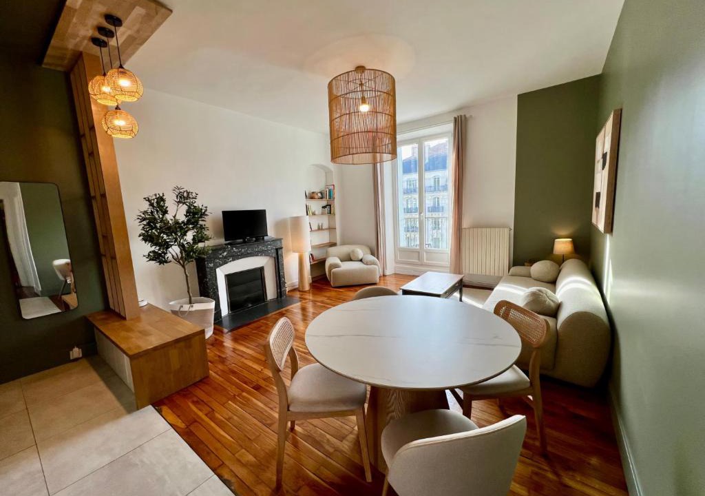 Quartier Hyper-Centre Apartment | 2 chambres, Parking privé, Gare à 8 min