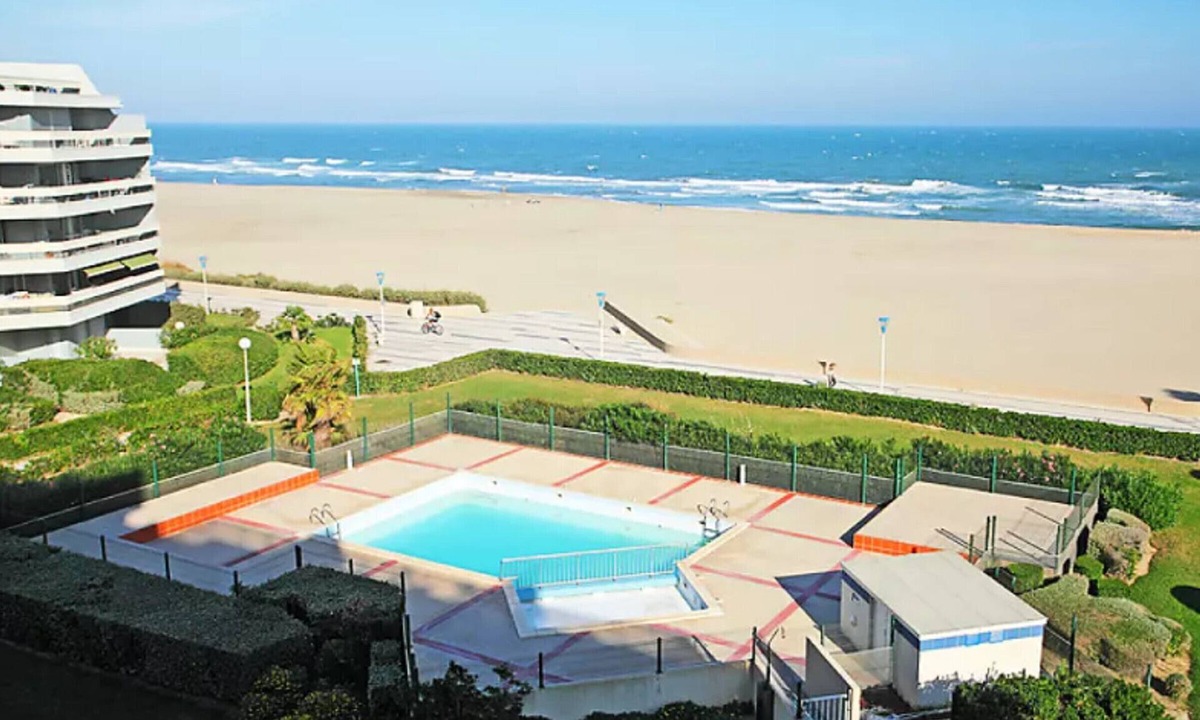 La Cote Radieuse Apartment | 2-room apartment with pool and parking, direct beach access