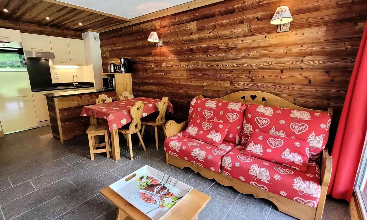 Bonneval-sur-Arc Apartment | 2-room apartment in the mountains - sleeps 6