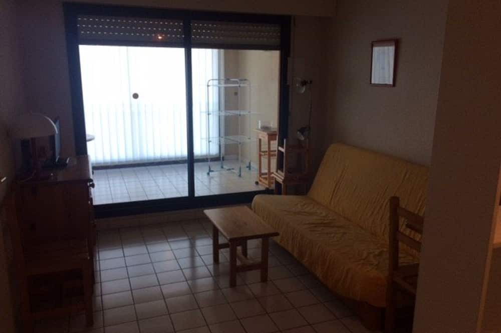 Plage d'Argeles Apartment | 2-room apartment + cabin, sleeps 6, close to beach, parking