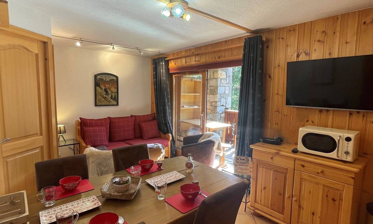 Meribel Apartment | 2-room cabin apartment for 4 in Méribel with covered parking