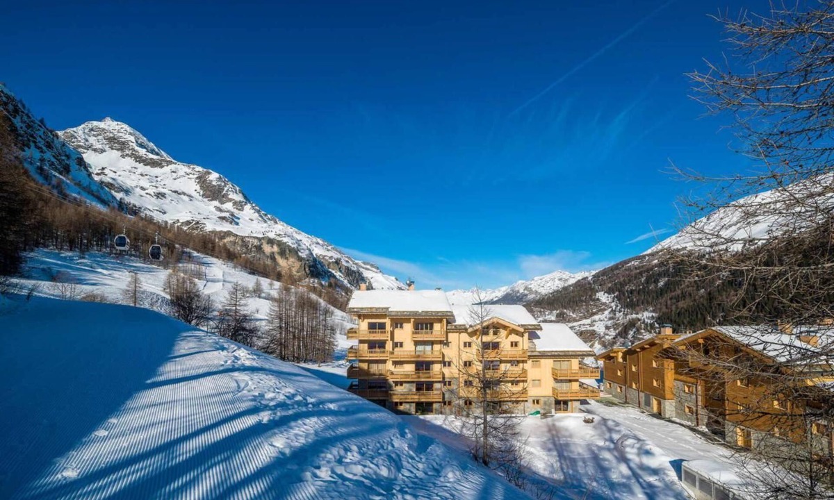 Les Boisses Apartment | 200m from resort center, 7th floor, swimming pool, sauna, hammam, balcony, tv, ski locker, 72m²