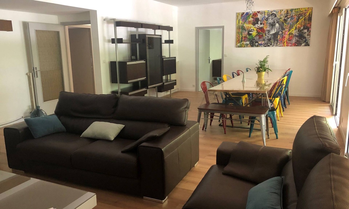 Bagneres-de-Luchon Apartment | 220 M2 APARTMENT WITH SAUNA/CENTER LUCHON