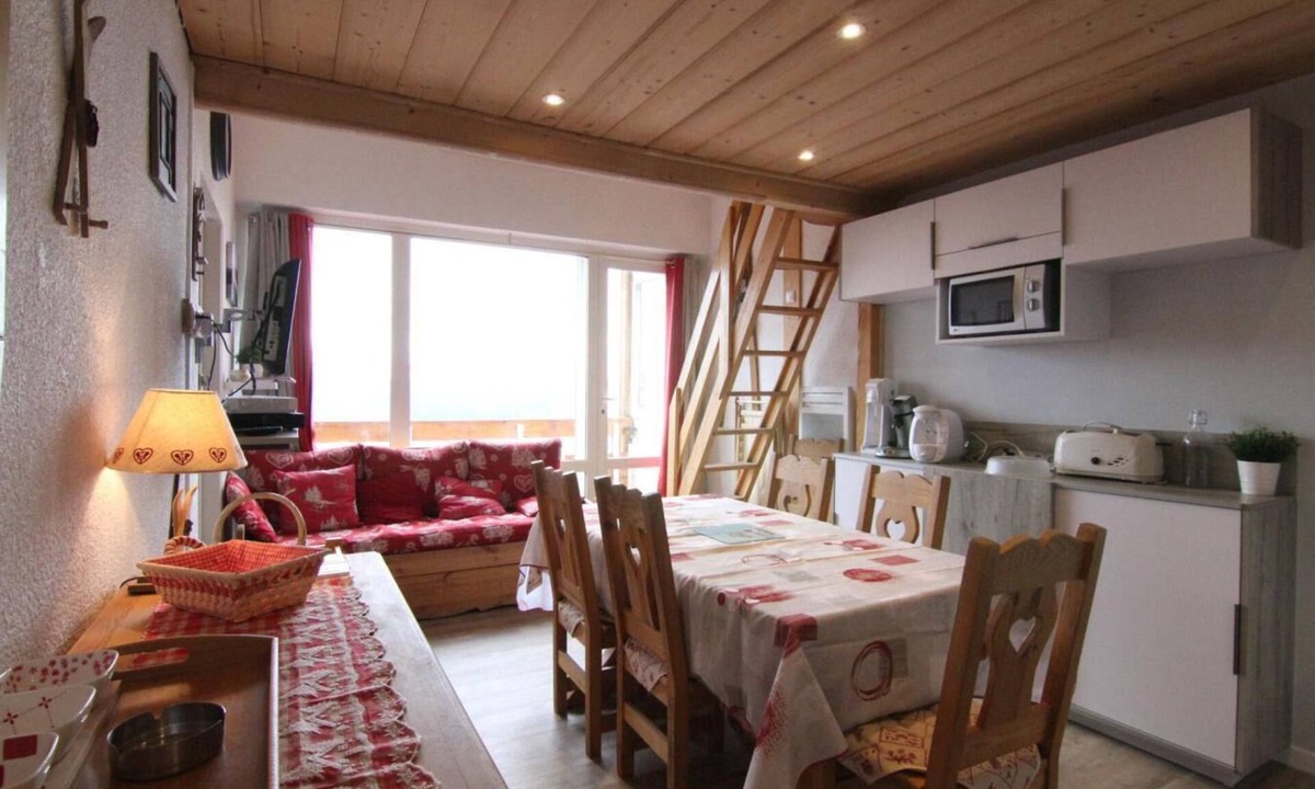 Eclose-Ouest Apartment | 250m from shops, 5th floor, balcony, tv, 40m², Alpe d'Huez