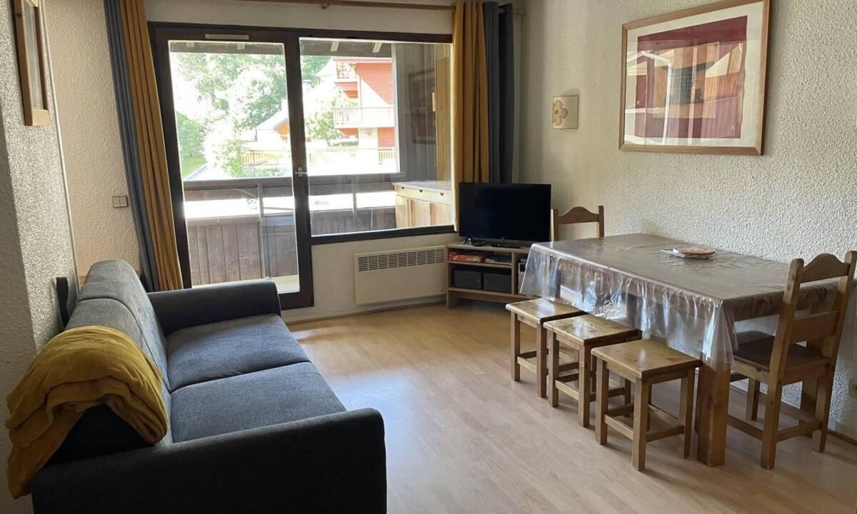 Valloire Apartment | 2nd floor, balcony, parking, tv, ski locker, 32m², Valloire