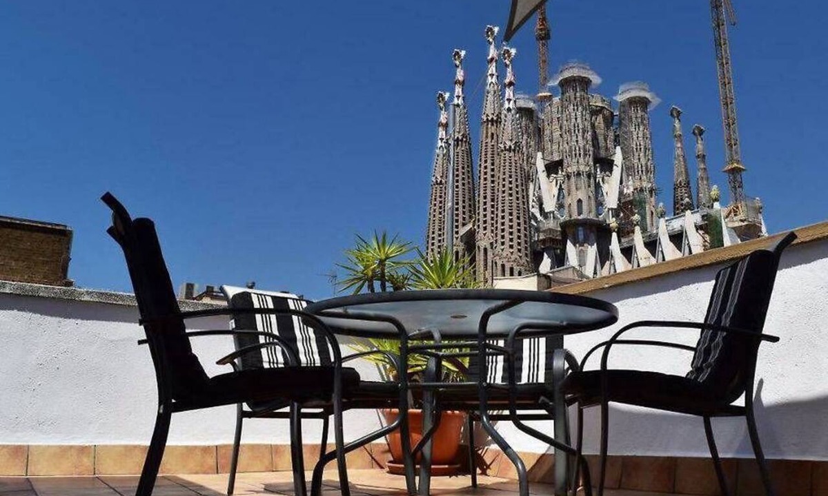 La Sagrada Familia Apartment | 31MAI1043 - Sunny home terrace Sagrada Familia