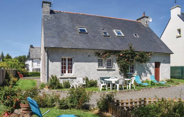 Ploumilliau House | 4 bedroom accommodation in Ploumilliau