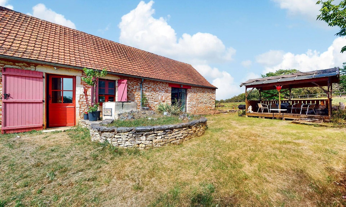 Carlucet House | 4 bedroom pet friendly home in Carlucet
