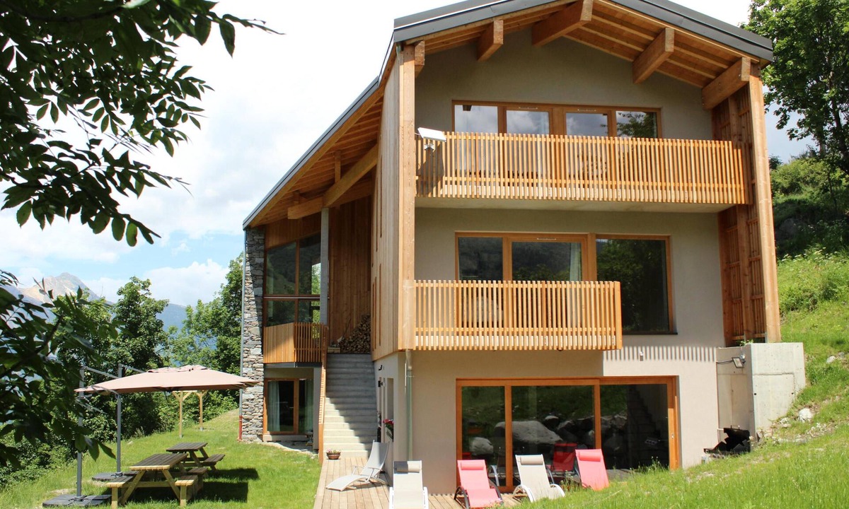 Valmeinier Ski Chalet | 4-star chalet: space, comfort, charm, views, sauna, and fireplace