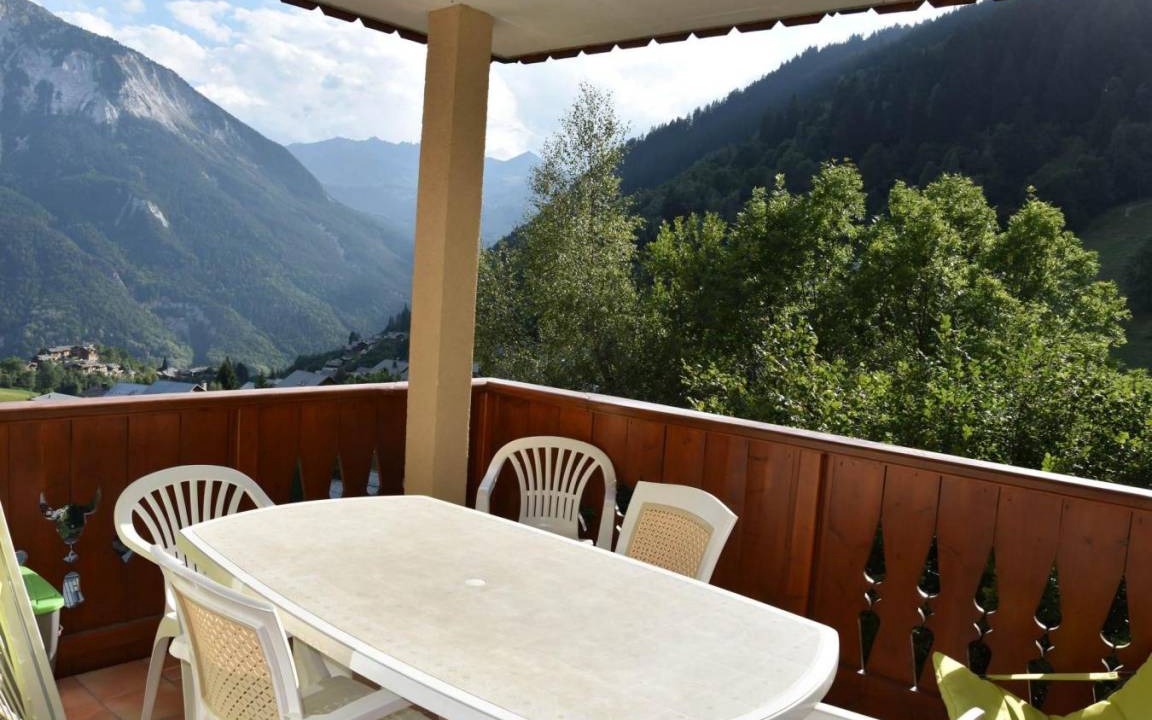 Champagny-en-Vanoise Apartment | 40 m² Apartment ∙ 2 bedrooms ∙ 4 guests