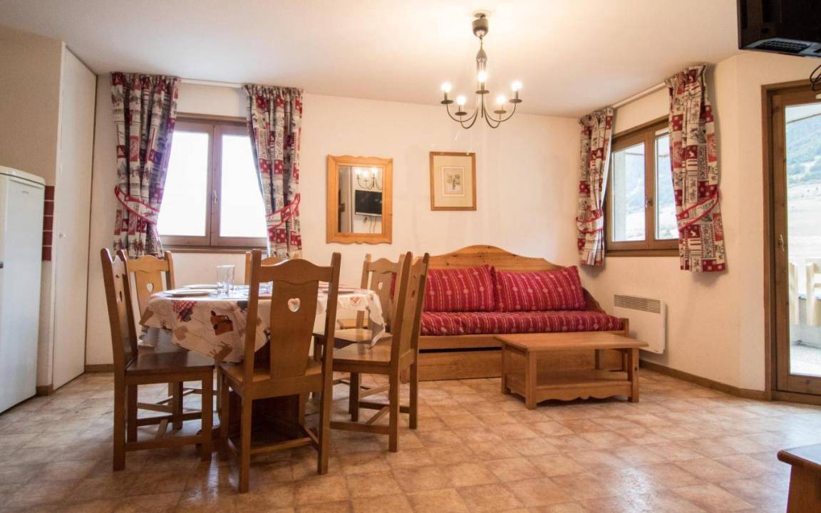 Val Cenis Apartment | 42 m² Apartment ∙ 2 bedrooms ∙ 6 guests