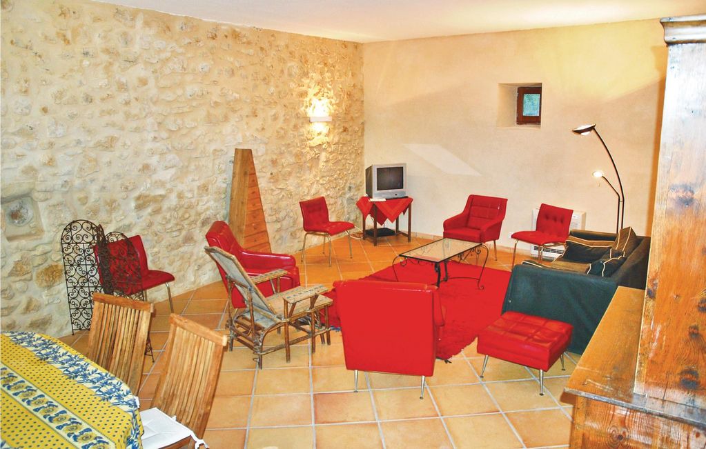 Mondragon House | 5 bedroom accommodation in Mondragon