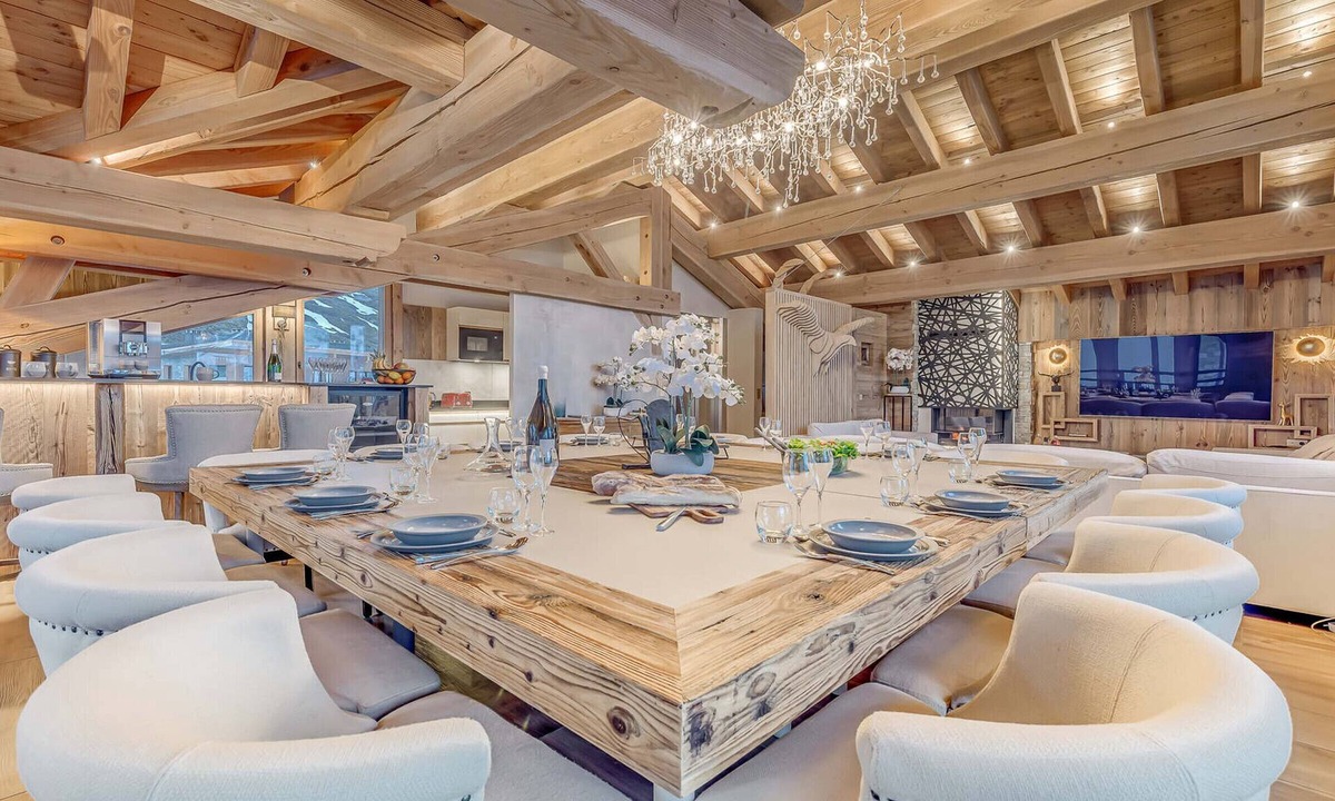 Les Almes Ski Chalet | 5* Chalet in Tignes - 450m² - 16 guests - Sauna, Jacuzzi, Game Room