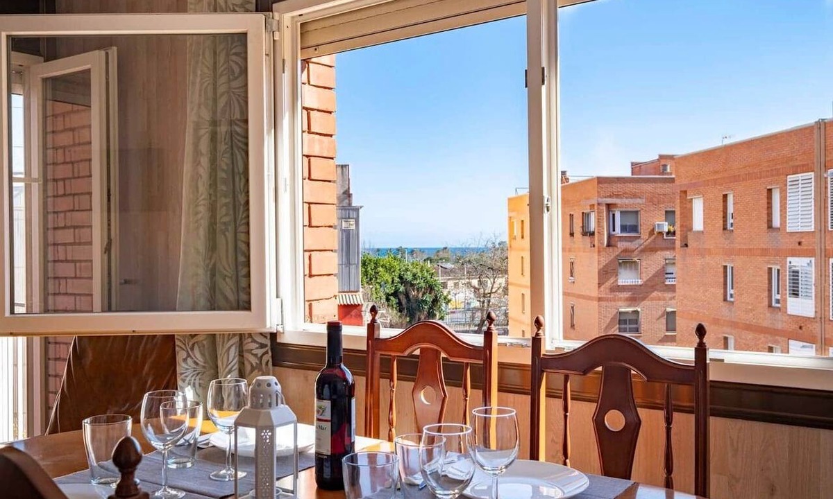 Sant Adria de Besos Apartment | 5 Min. to the sea and 15 Min. to Barcelona Center