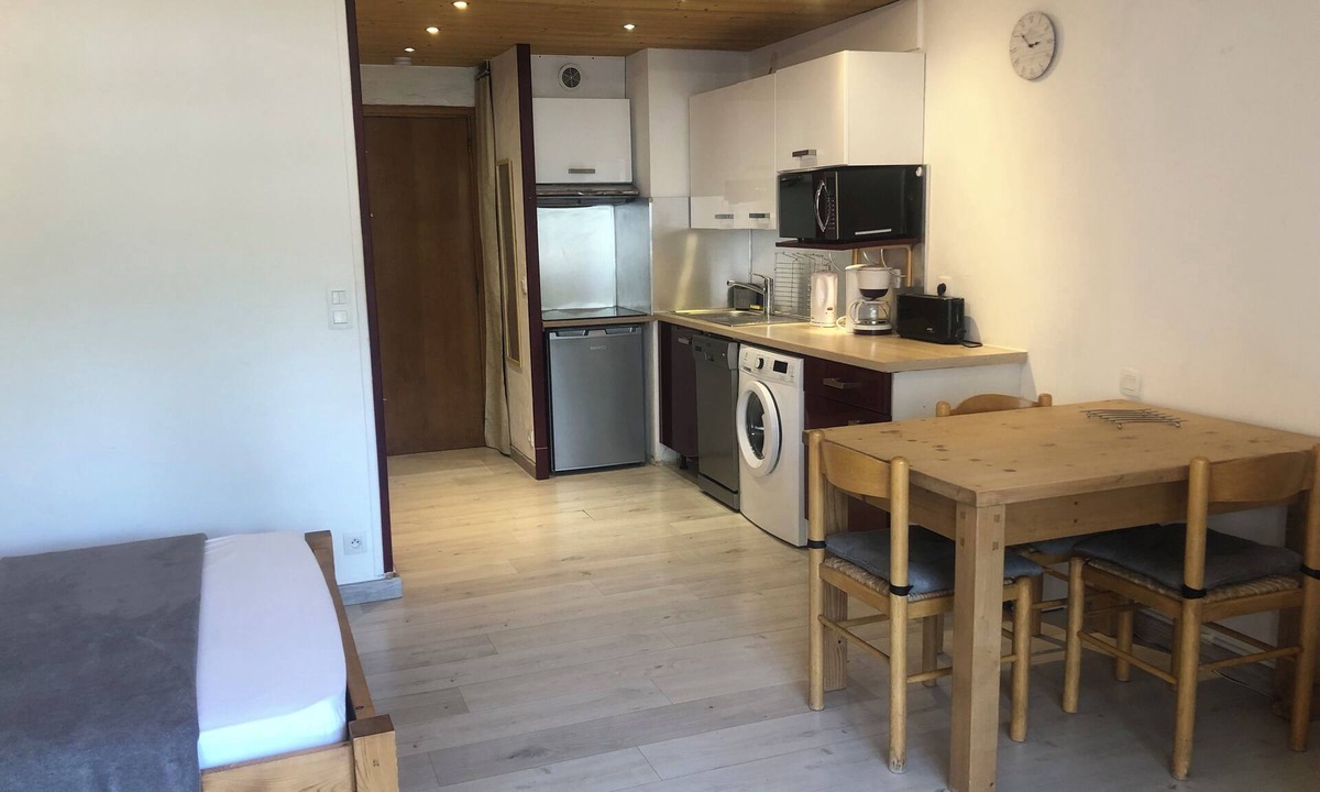 Brides-les-Bains Apartment | 5 minutes from the Méribel lifts, 3-bed studio in the center of Brides