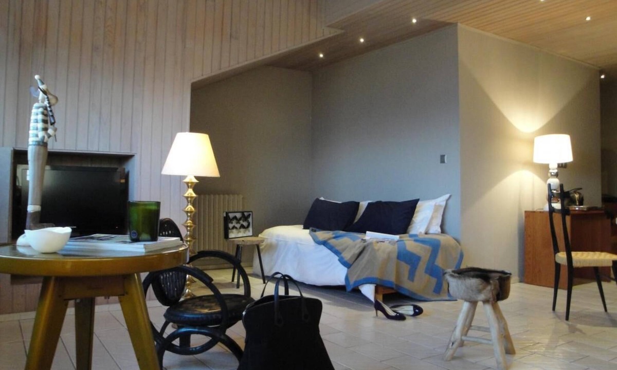Font-Romeu-Odeillo-Via Apartment | 50m from resort center, view forest, tv, ski locker, 16m², Font Romeu