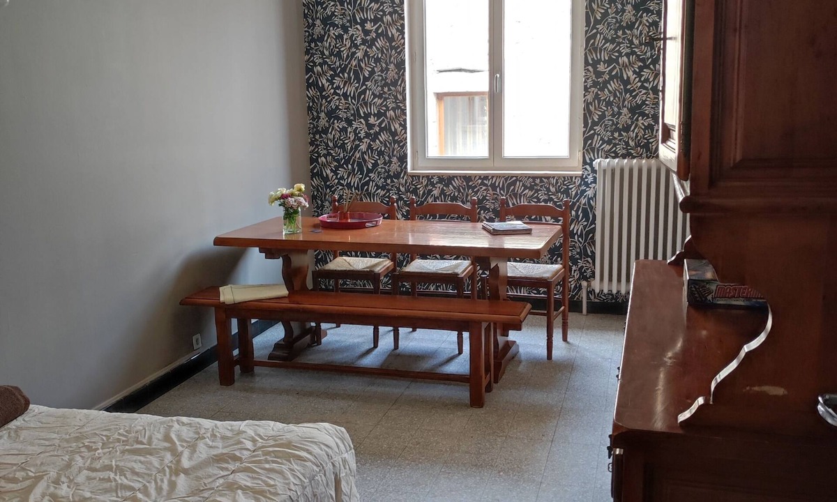 Craponne-sur-Arzon Apartment | 55 m² apartment in downtown Craponne-sur-Arzon, with many shops nearby