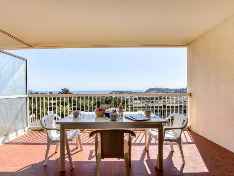 Cavalaire-sur-Mer Apartment | 60 m² Apartment ∙ 2 bedrooms ∙ 4 guests