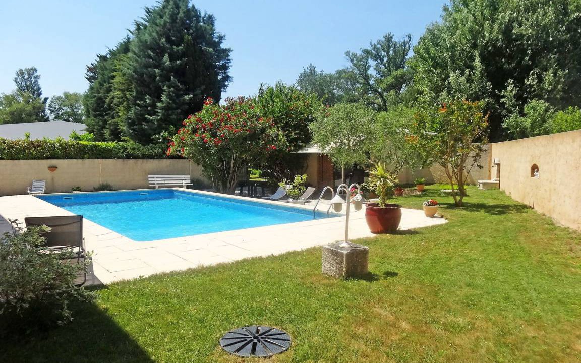 Noves Other | 95 m² Accommodation ∙ 2 bedrooms ∙ 4 guests