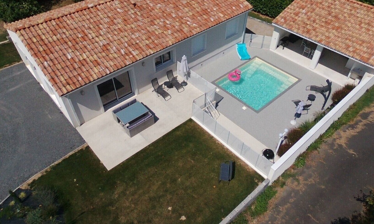 Frejairolles House | A cottage where life is good . the calm of the countryside, but close to the city