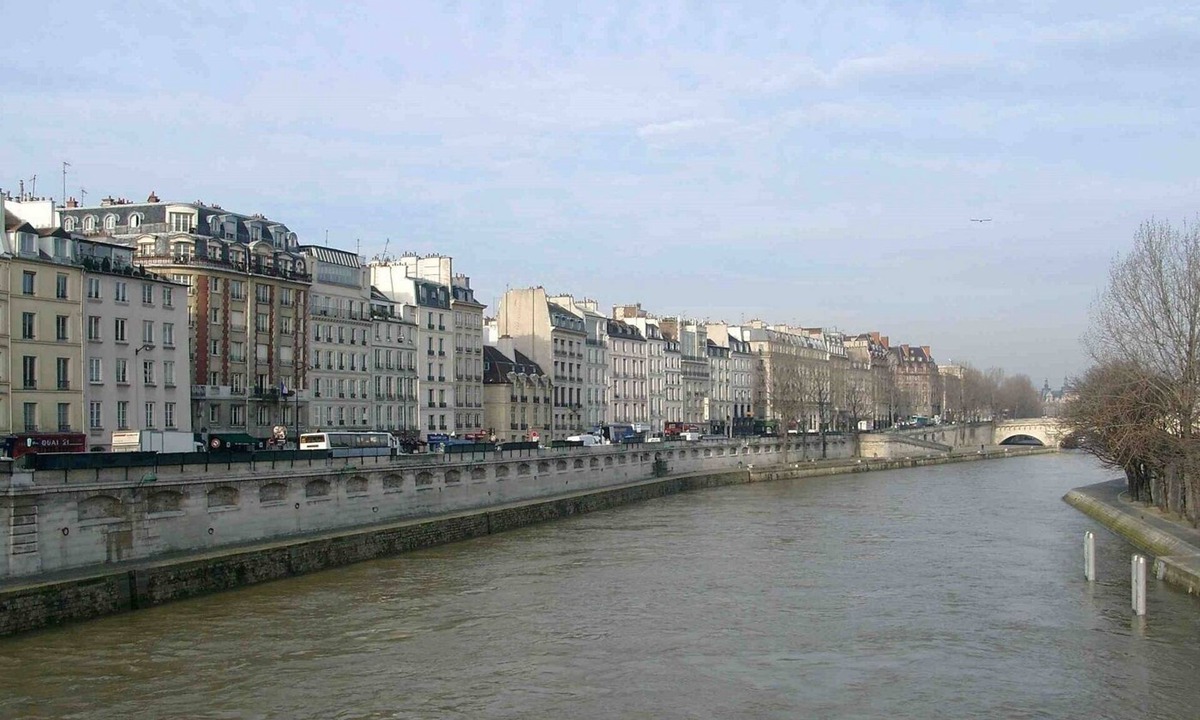 Sorbonne Apartment | A RARE PARISIAN GEM NESTLED ON THE PRESTIGIOUS ÎLE DE LA CITÉ – 140 SQM