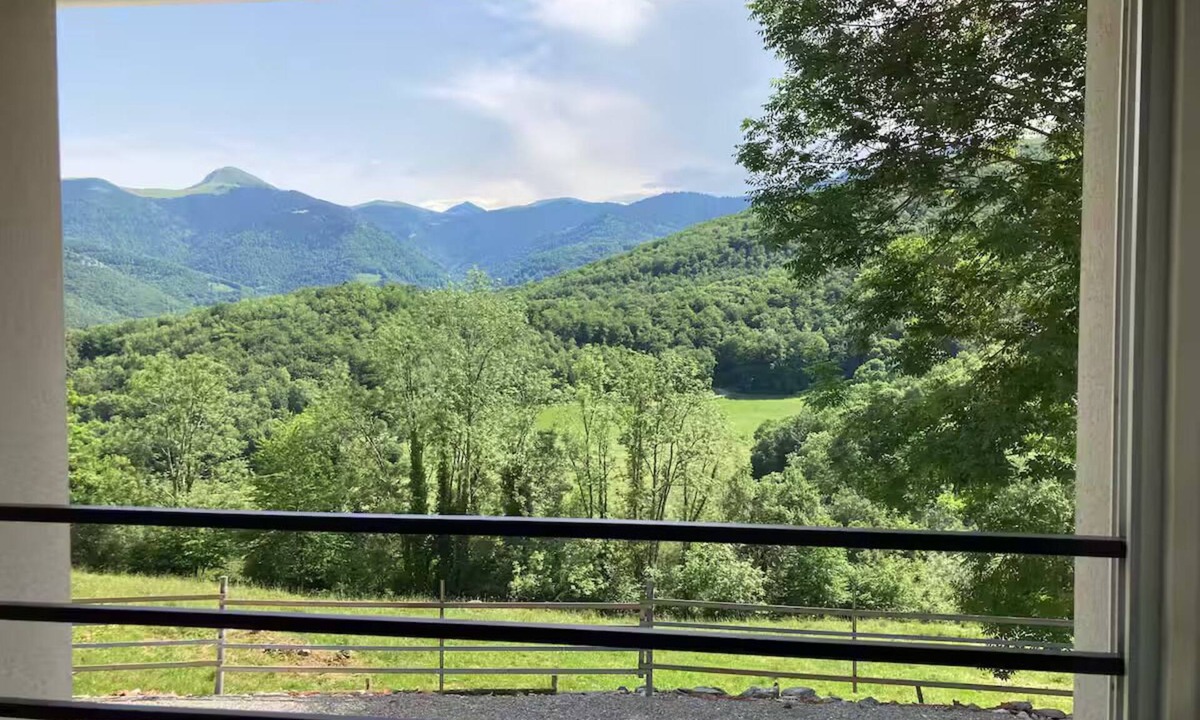 Nistos House | A refreshing retreat for a relaxing stay. Mountain Cabin 65