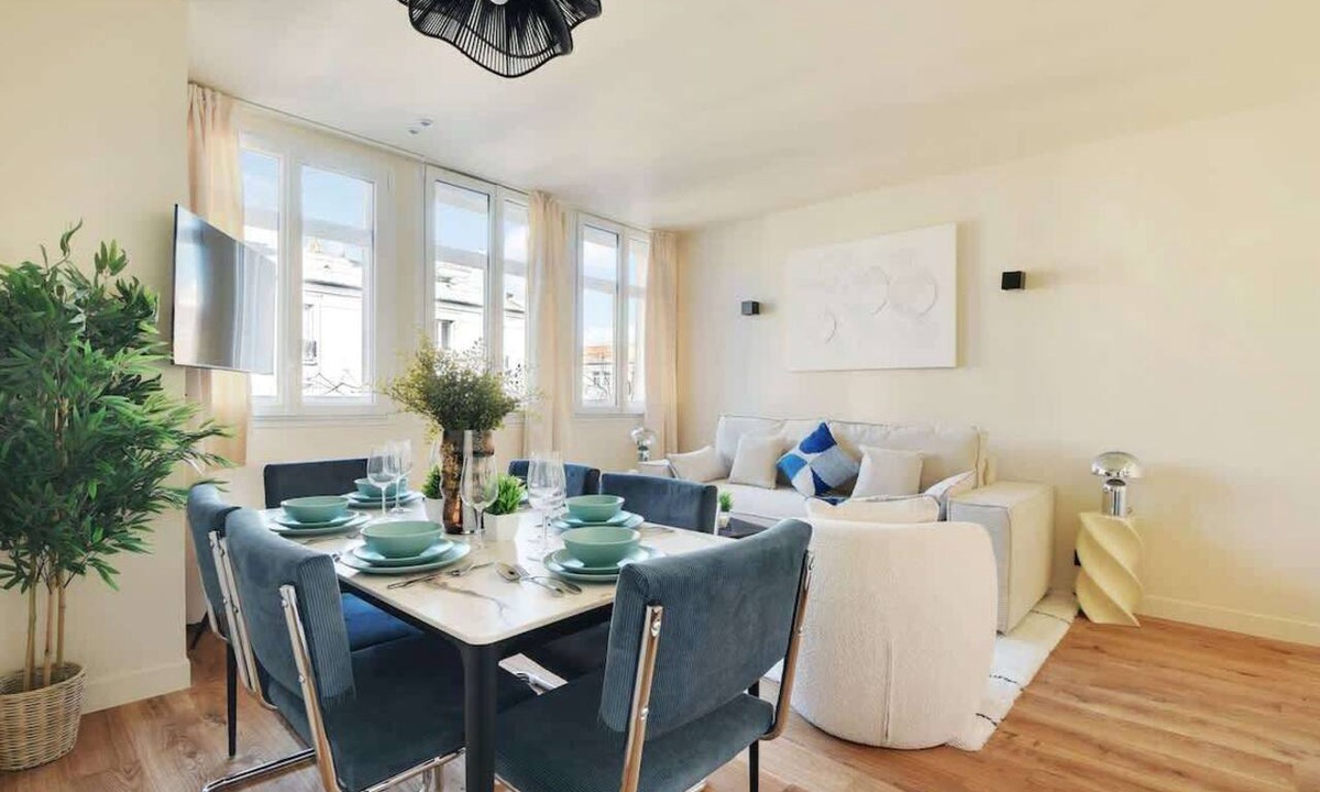 12th Arrondissement Apartment | A Unique 2-BR/2Ba in Daumesnil