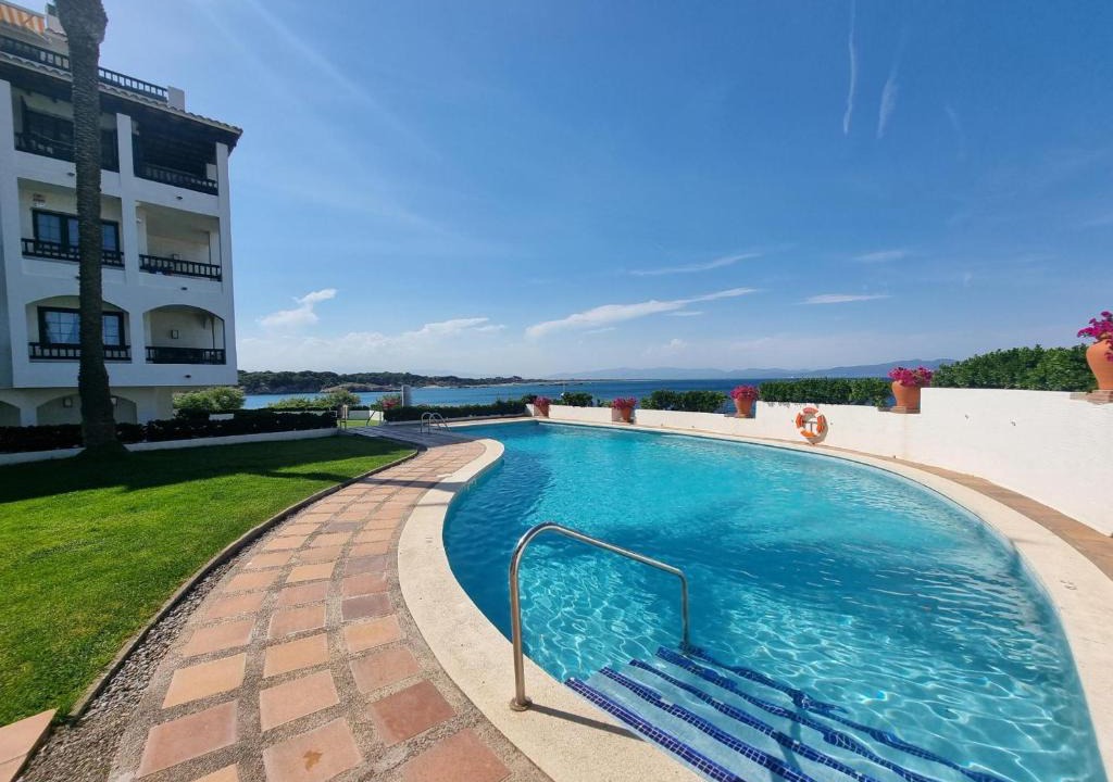 Pedrinya Apartment | Acogedor apartamento en L'Escala cerca de la playa - HISP-236-136