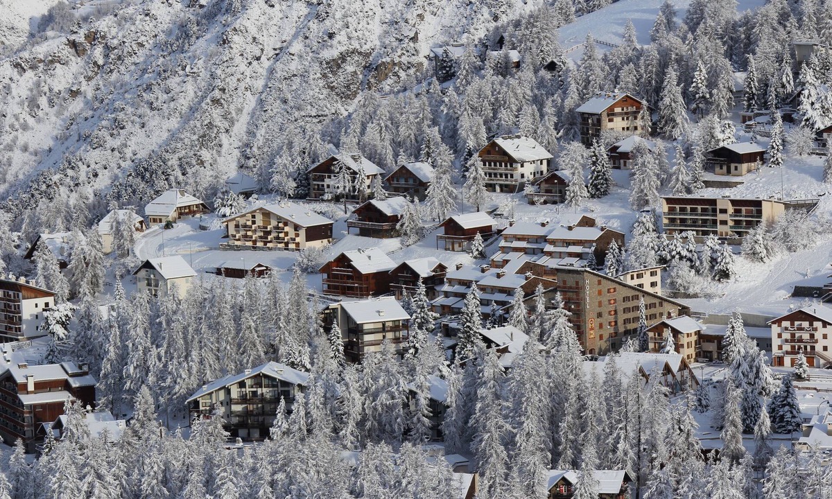 Guillaumes Hotel | Adonis Hotel Le Chastellan