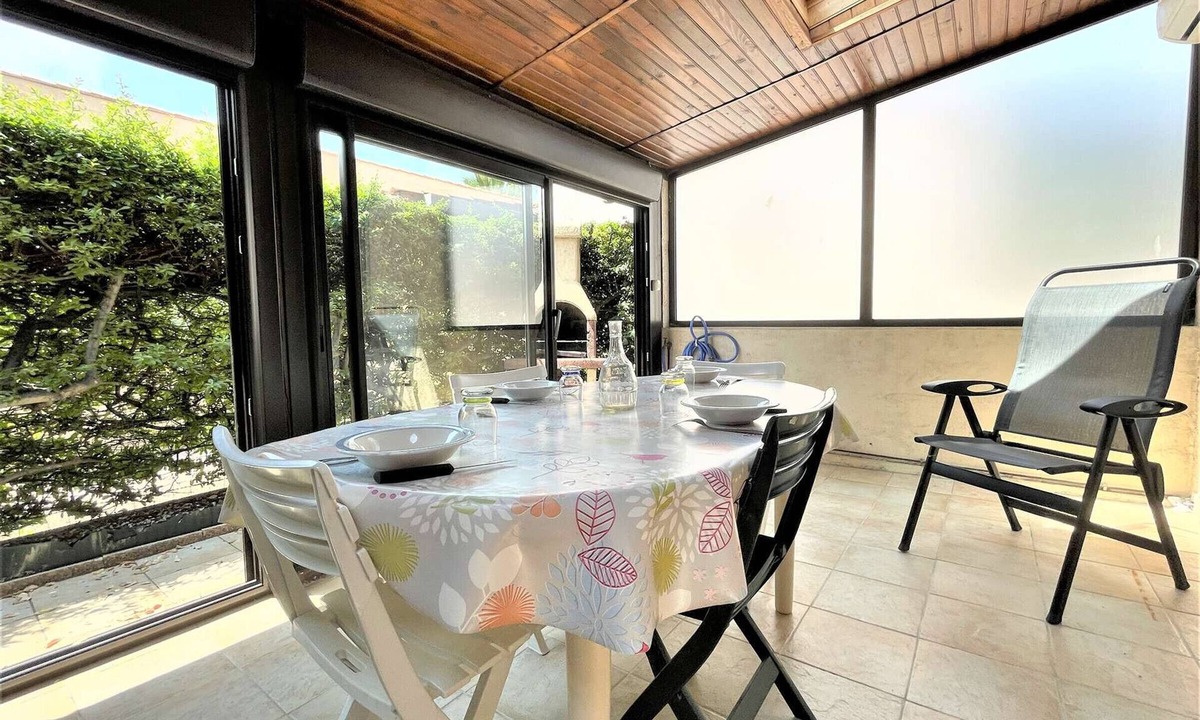 Gruissan House | Air-conditioned house with veranda, near sea, Gruissan