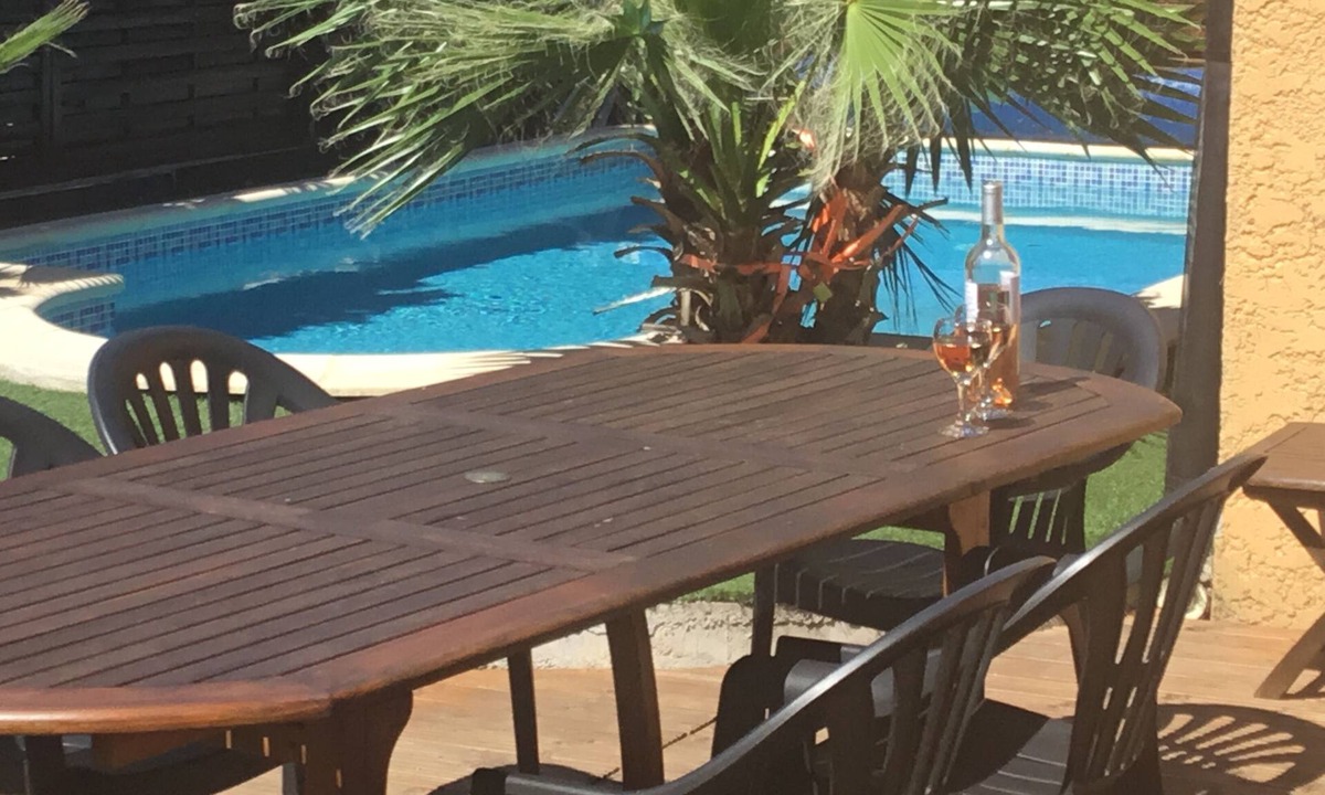 Perols House | Air-conditioned pool villa 2km from the sea