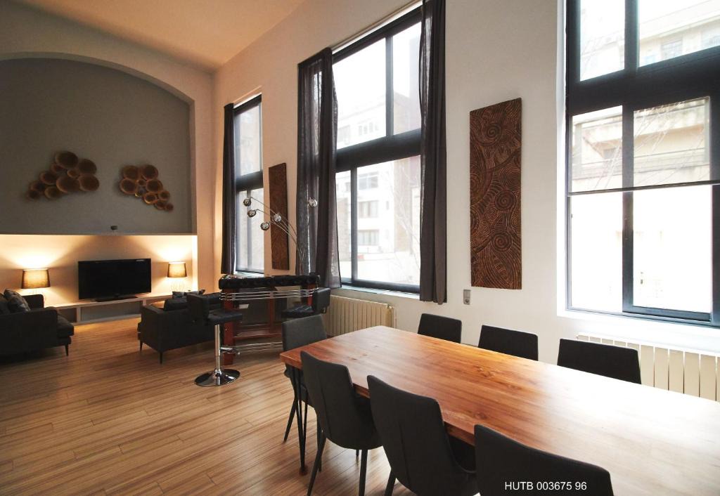 el Camp d'en Grassot i Gracia Nova Apartment | Alcam Alio Cine
