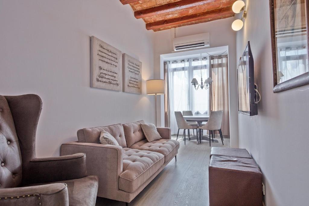 Sant Antoni Apartment | Alcam Books