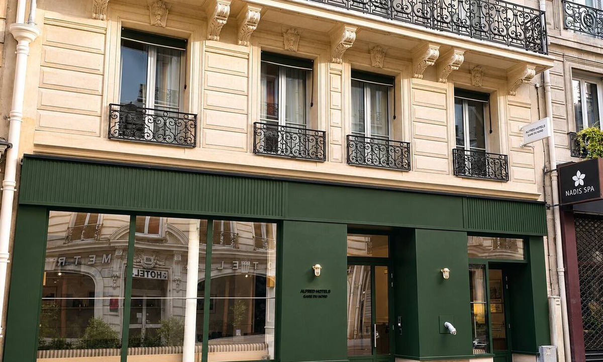 Saint-Vincent-de-Paul Hotel | Alfred Hotels Paris Gare du Nord