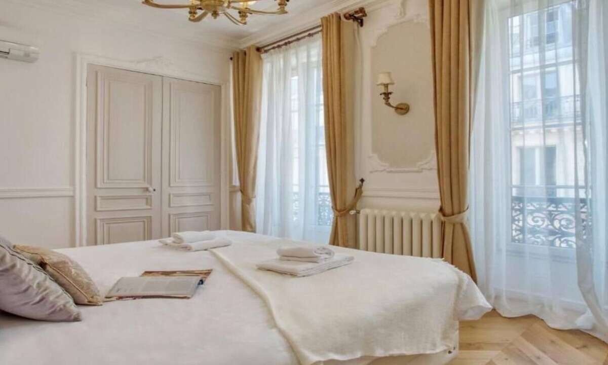 Chaussee-d'Antin Apartment | AMIDST THE CULTURE, SHOPING & MAGIC OF PARIS-A 7 BEDROOM HAUSSAMAN LUXURY