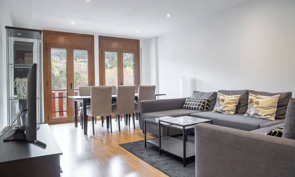 La Massana Apartment | AndBnB I Spacious and Cozy Retreat I 9 Min to Ski Lift