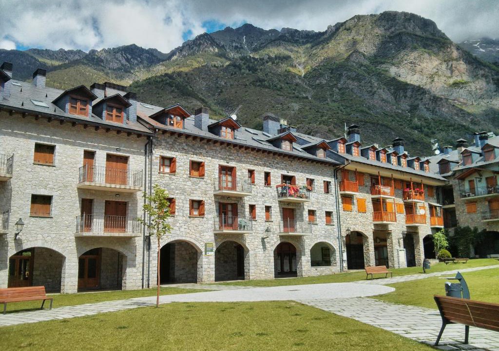 Benasque Apartment | Apartamento Lamatriz Dequin Edificio Sayo 8