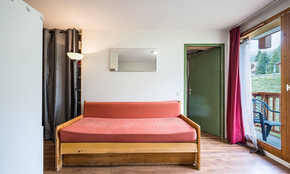 Montgellafrey Apartment | Apartment 'Bds1 37 4/5 Sleeps' with Mountain View, Balcony and Wi-Fi