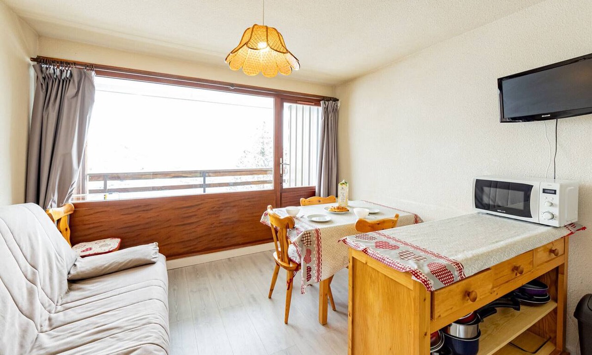 Saint-Francois-Longchamp Apartment | Apartment 5 pers, south balcony, near slopes and shops