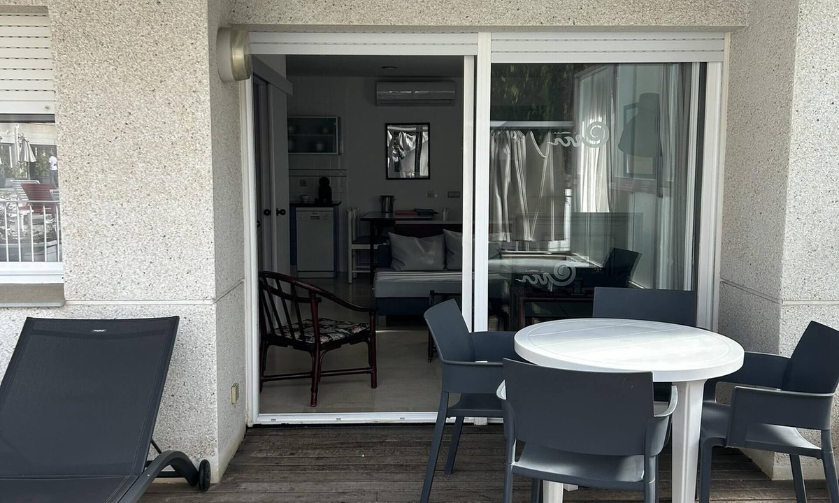 L'Estartit Apartment | APARTMENT (3 ADULTS + 2 CHILDREN) POOL VIEW