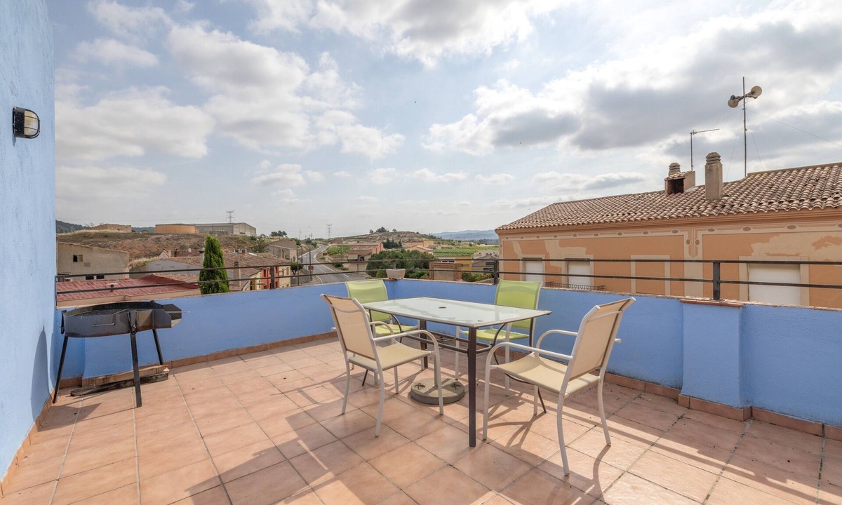 Pira House | Apartment 'Cal Capdevila Dúplex' with Mountain View, Wi-Fi and Air Conditioning