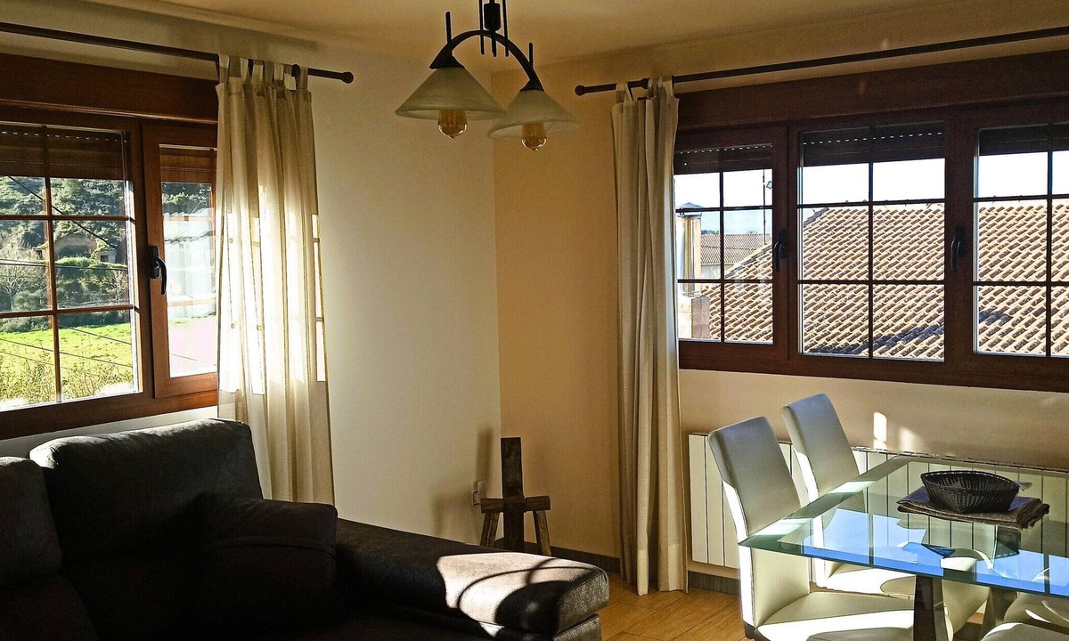 Abalos Apartment | Apartment 'El Guardaviñas Centenales' with Mountain View, Shared Terrace and Wi-Fi
